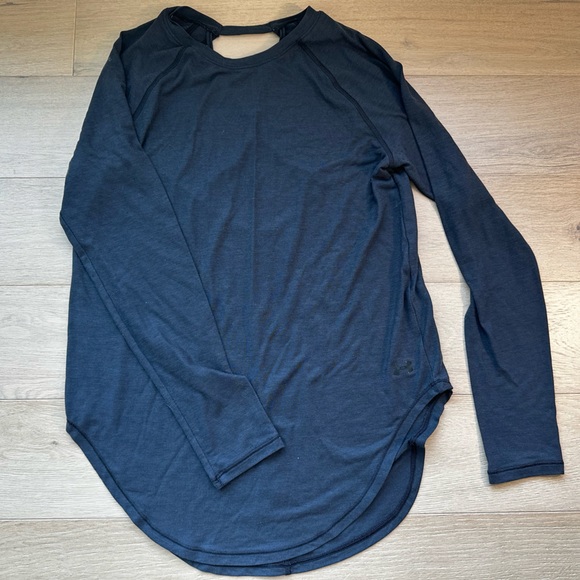 Long Sleeve Open Back - Picture 2 of 5
